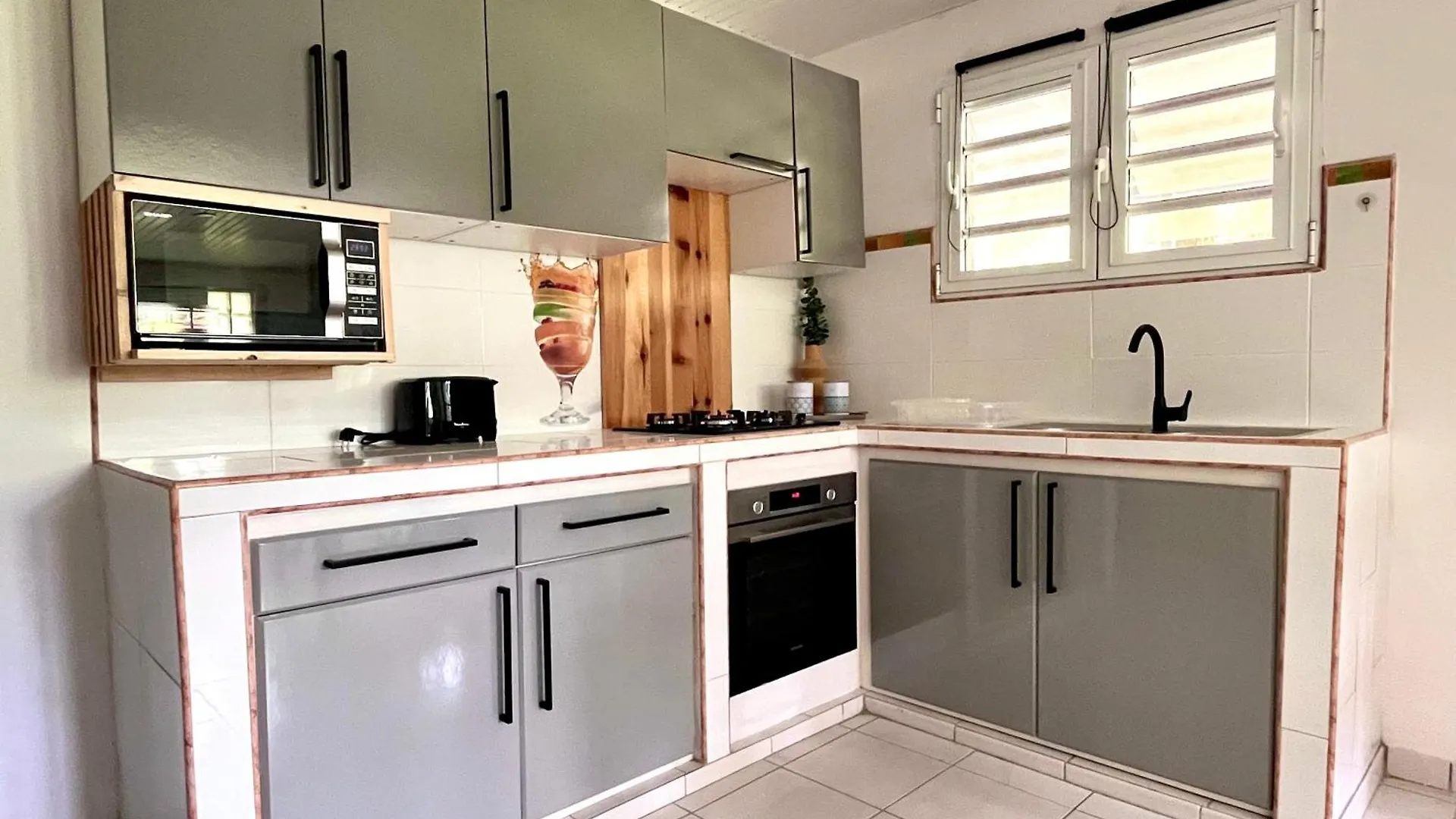 Apartament Appartement Le Colibri Avec Jacuzzi Saint-Joseph
